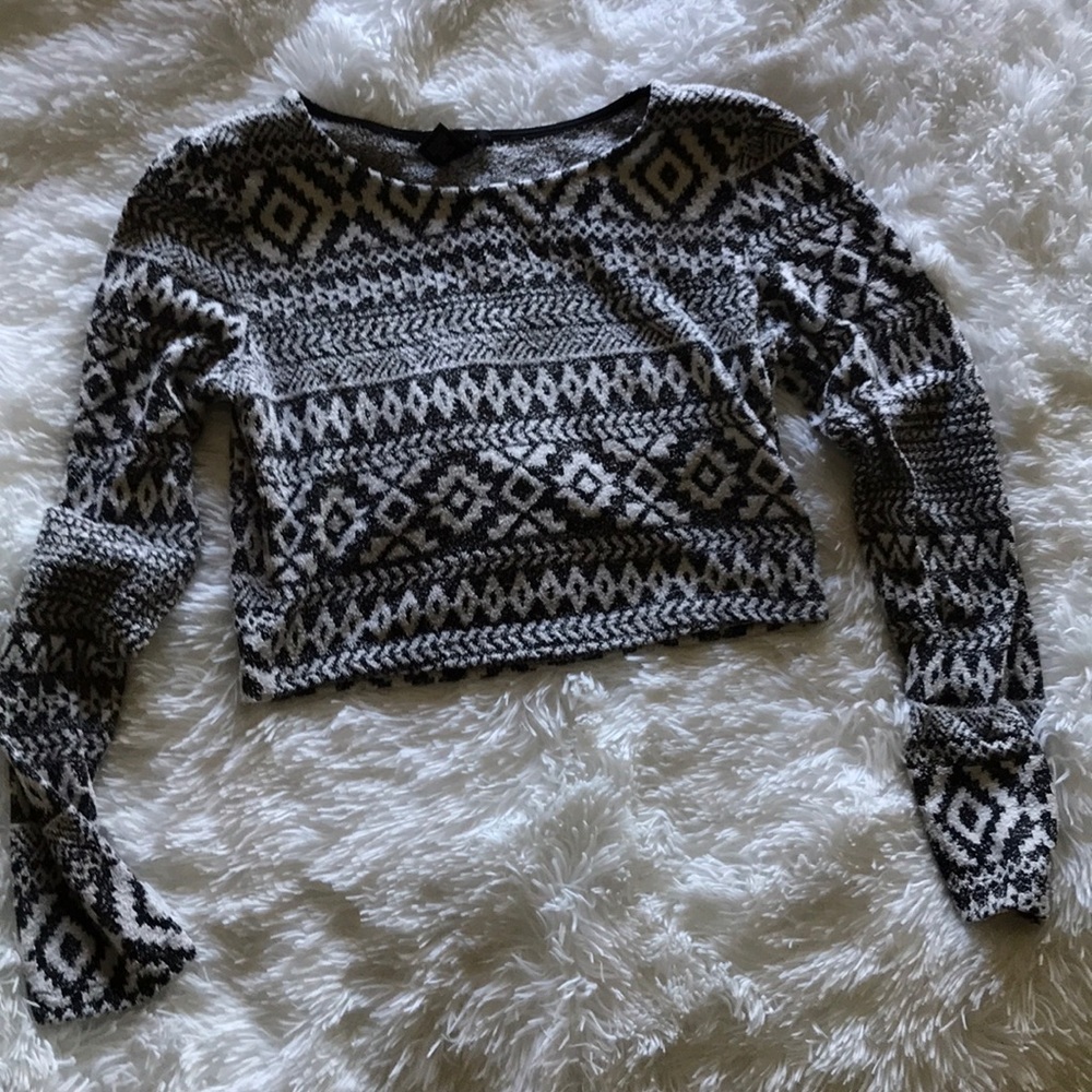 Long sleeve crop top